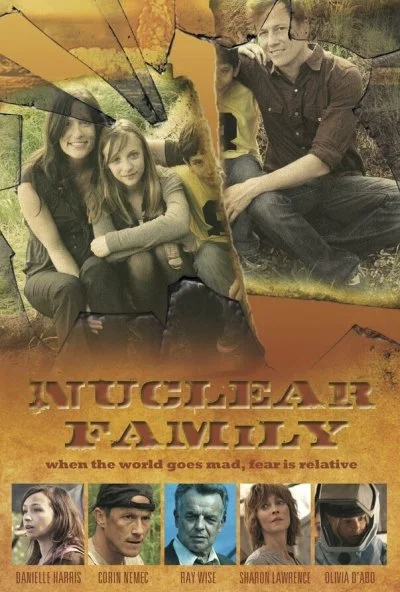 Ядерная семья (2012) онлайн бесплатно